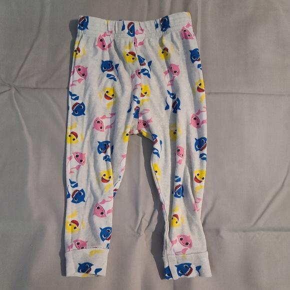 2t Pink Fong Baby Shark Pajamas - Picture 4 of 5
